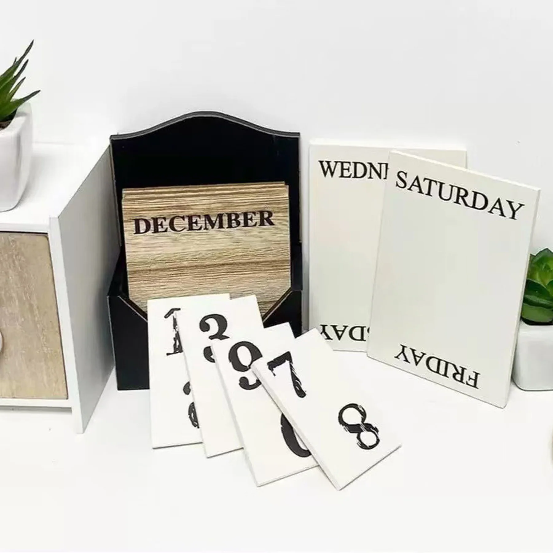 Wooden Perpetual Calendar Desktop Ornament