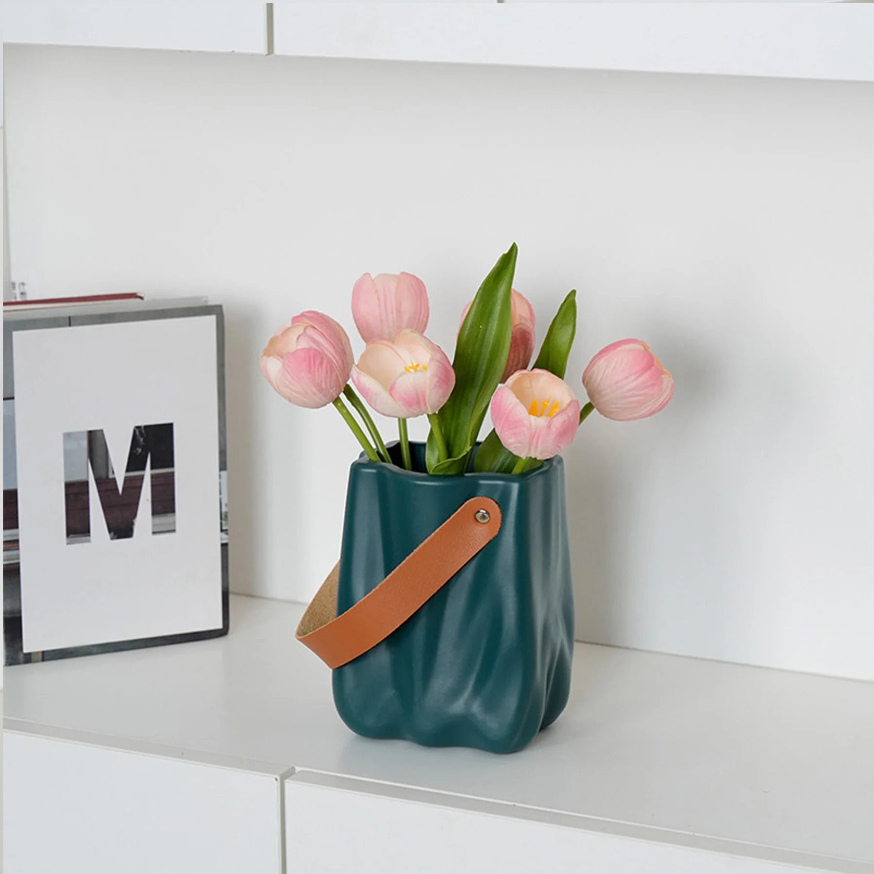 Plastic Nordic Style Imitation Porcelain Portable Vase